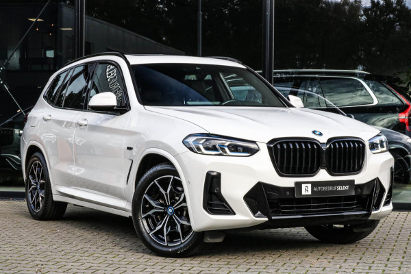 BMW X3 XDrive30e M-SPORT - PANO - TREKAAK - LASER - VOL!! BMW X3 XDrive30e M-SPORT - PANO - TREKAAK - LASER - VOL!!