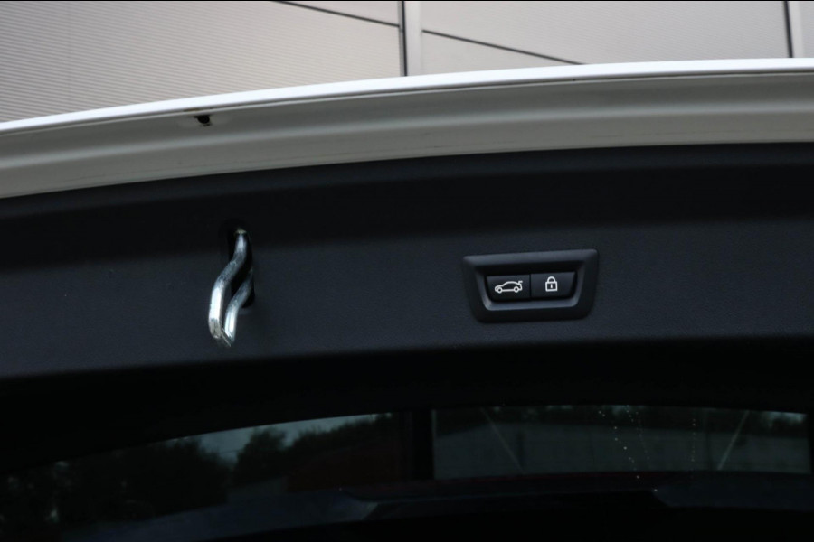 BMW X3 XDrive30e M-SPORT - PANO - TREKAAK - LASER - VOL!! BMW X3 XDrive30e M-SPORT - PANO - TREKAAK - LASER - VOL!!