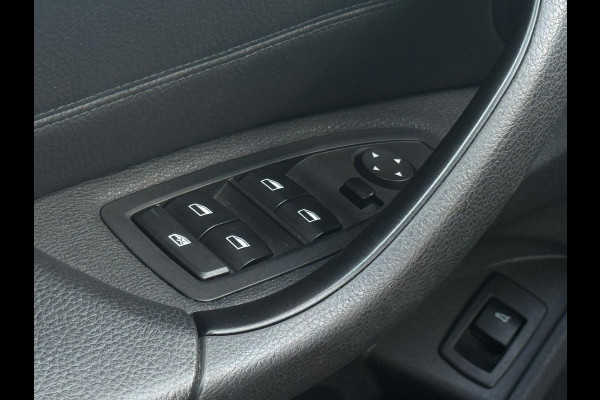 BMW X1 SDrive18i AUTOMAAT High Executive, leder, stoelverwarming, dealer onderhoud, navi, afn.trekhaak, nederlandse auto met nap BMW X1 SDrive18i AUTOMAAT High Executive, leder, stoelverwarming, dealer onderhoud, navi, afn.trekhaak, nederlandse auto met nap