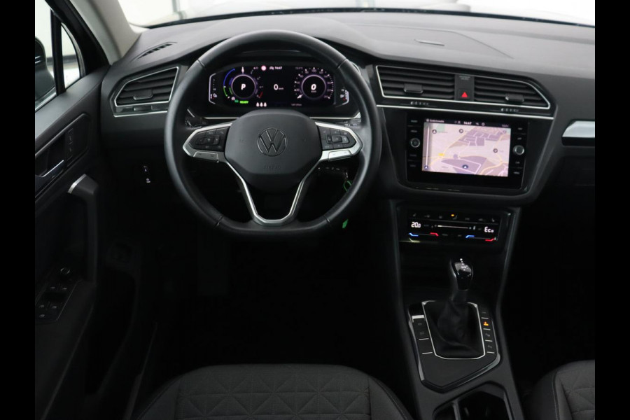 Volkswagen Tiguan 1.4 TSI eHybrid Style | Stoelverwarming | Camera | Adaptive cruise | Carplay | Sfeerverlichting | Full LED | Navigatie | Park Assist | DAB | Stuurverwarming | PHEV | Plug In Volkswagen Tiguan 1.4 TSI eHybrid Style | Stoelverwarming | Camera | Adaptive cruise | Carplay | Sfeerverlichting | Full LED | Navigatie | Park Assist | DAB | Stuurverwarming | PHEV | Plug In