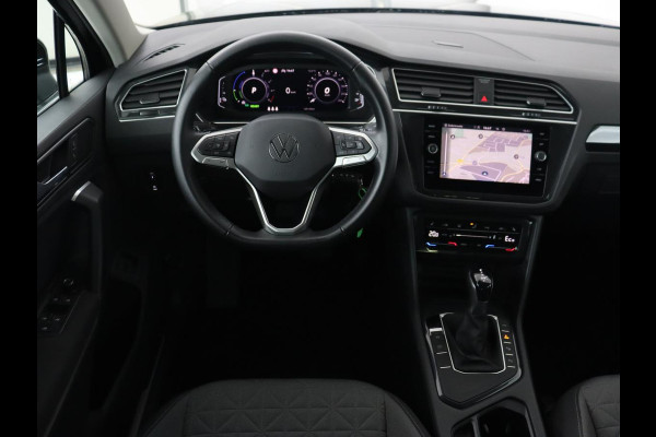 Volkswagen Tiguan 1.4 TSI eHybrid Style | Stoelverwarming | Camera | Adaptive cruise | Carplay | Sfeerverlichting | Full LED | Navigatie | Park Assist | DAB | Stuurverwarming | PHEV | Plug In Volkswagen Tiguan 1.4 TSI eHybrid Style | Stoelverwarming | Camera | Adaptive cruise | Carplay | Sfeerverlichting | Full LED | Navigatie | Park Assist | DAB | Stuurverwarming | PHEV | Plug In