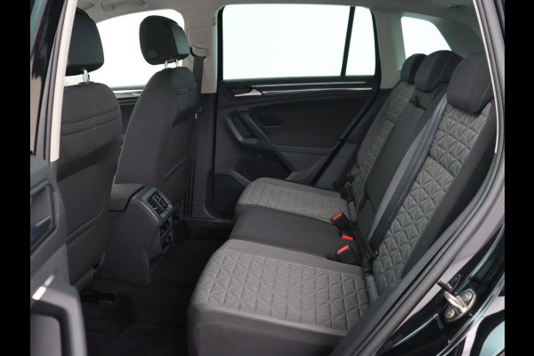 Volkswagen Tiguan 1.4 TSI eHybrid Style | Stoelverwarming | Camera | Adaptive cruise | Carplay | Sfeerverlichting | Full LED | Navigatie | Park Assist | DAB | Stuurverwarming | PHEV | Plug In Volkswagen Tiguan 1.4 TSI eHybrid Style | Stoelverwarming | Camera | Adaptive cruise | Carplay | Sfeerverlichting | Full LED | Navigatie | Park Assist | DAB | Stuurverwarming | PHEV | Plug In