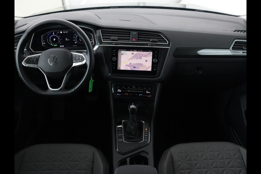 Volkswagen Tiguan 1.4 TSI eHybrid Style | Stoelverwarming | Camera | Adaptive cruise | Carplay | Sfeerverlichting | Full LED | Navigatie | Park Assist | DAB | Stuurverwarming | PHEV | Plug In Volkswagen Tiguan 1.4 TSI eHybrid Style | Stoelverwarming | Camera | Adaptive cruise | Carplay | Sfeerverlichting | Full LED | Navigatie | Park Assist | DAB | Stuurverwarming | PHEV | Plug In