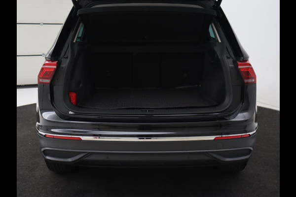 Volkswagen Tiguan 1.4 TSI eHybrid Style | Stoelverwarming | Camera | Adaptive cruise | Carplay | Sfeerverlichting | Full LED | Navigatie | Park Assist | DAB | Stuurverwarming | PHEV | Plug In Volkswagen Tiguan 1.4 TSI eHybrid Style | Stoelverwarming | Camera | Adaptive cruise | Carplay | Sfeerverlichting | Full LED | Navigatie | Park Assist | DAB | Stuurverwarming | PHEV | Plug In