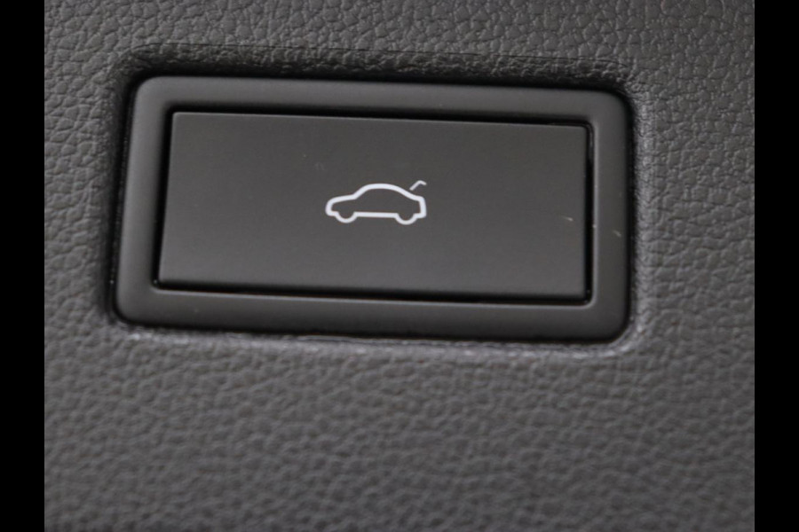 Volkswagen Tiguan 1.4 TSI eHybrid Style | Stoelverwarming | Camera | Adaptive cruise | Carplay | Sfeerverlichting | Full LED | Navigatie | Park Assist | DAB | Stuurverwarming | PHEV | Plug In Volkswagen Tiguan 1.4 TSI eHybrid Style | Stoelverwarming | Camera | Adaptive cruise | Carplay | Sfeerverlichting | Full LED | Navigatie | Park Assist | DAB | Stuurverwarming | PHEV | Plug In