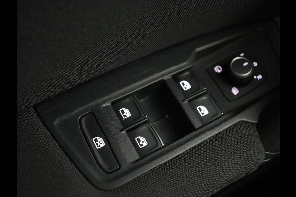 Volkswagen Tiguan 1.4 TSI eHybrid Style | Stoelverwarming | Camera | Adaptive cruise | Carplay | Sfeerverlichting | Full LED | Navigatie | Park Assist | DAB | Stuurverwarming | PHEV | Plug In Volkswagen Tiguan 1.4 TSI eHybrid Style | Stoelverwarming | Camera | Adaptive cruise | Carplay | Sfeerverlichting | Full LED | Navigatie | Park Assist | DAB | Stuurverwarming | PHEV | Plug In