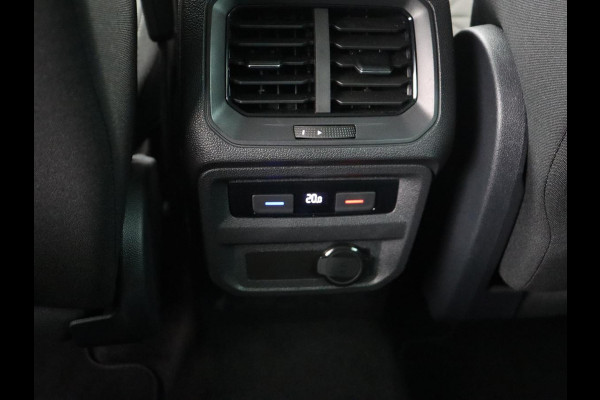 Volkswagen Tiguan 1.4 TSI eHybrid Style | Stoelverwarming | Camera | Adaptive cruise | Carplay | Sfeerverlichting | Full LED | Navigatie | Park Assist | DAB | Stuurverwarming | PHEV | Plug In Volkswagen Tiguan 1.4 TSI eHybrid Style | Stoelverwarming | Camera | Adaptive cruise | Carplay | Sfeerverlichting | Full LED | Navigatie | Park Assist | DAB | Stuurverwarming | PHEV | Plug In