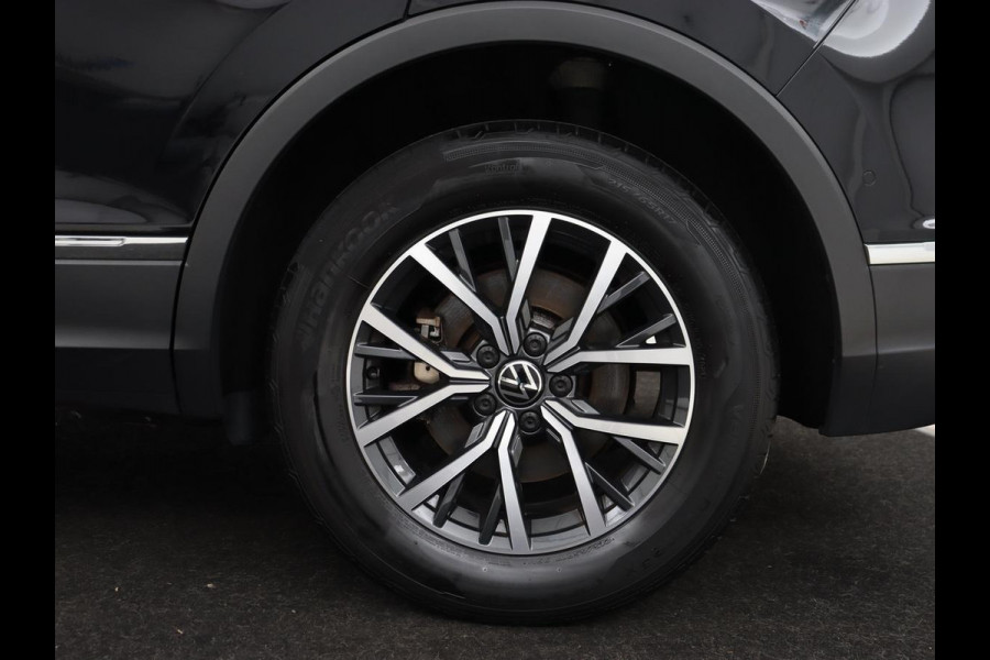 Volkswagen Tiguan 1.4 TSI eHybrid Style | Stoelverwarming | Camera | Adaptive cruise | Carplay | Sfeerverlichting | Full LED | Navigatie | Park Assist | DAB | Stuurverwarming | PHEV | Plug In Volkswagen Tiguan 1.4 TSI eHybrid Style | Stoelverwarming | Camera | Adaptive cruise | Carplay | Sfeerverlichting | Full LED | Navigatie | Park Assist | DAB | Stuurverwarming | PHEV | Plug In