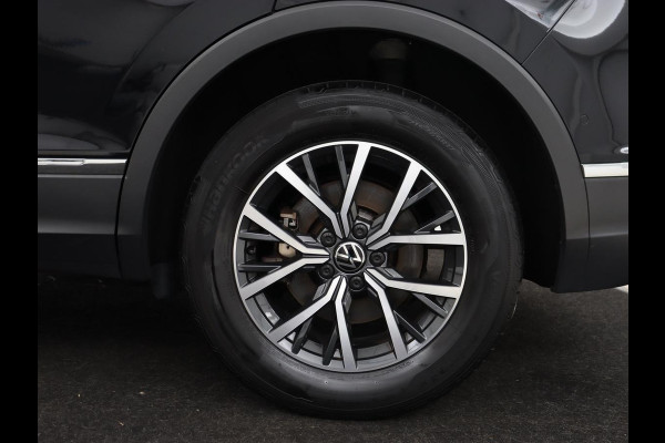 Volkswagen Tiguan 1.4 TSI eHybrid Style | Stoelverwarming | Camera | Adaptive cruise | Carplay | Sfeerverlichting | Full LED | Navigatie | Park Assist | DAB | Stuurverwarming | PHEV | Plug In Volkswagen Tiguan 1.4 TSI eHybrid Style | Stoelverwarming | Camera | Adaptive cruise | Carplay | Sfeerverlichting | Full LED | Navigatie | Park Assist | DAB | Stuurverwarming | PHEV | Plug In