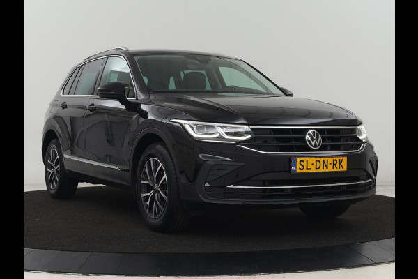 Volkswagen Tiguan 1.4 TSI eHybrid Style | Stoelverwarming | Camera | Adaptive cruise | Carplay | Sfeerverlichting | Full LED | Navigatie | Park Assist | DAB | Stuurverwarming | PHEV | Plug In Volkswagen Tiguan 1.4 TSI eHybrid Style | Stoelverwarming | Camera | Adaptive cruise | Carplay | Sfeerverlichting | Full LED | Navigatie | Park Assist | DAB | Stuurverwarming | PHEV | Plug In