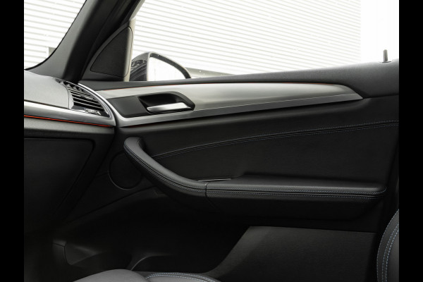 BMW X3 xDrive20i M-Sport - Pano - Trekhaak - Hifi - Adaptief LED BMW X3 xDrive20i M-Sport - Pano - Trekhaak - Hifi - Adaptief LED