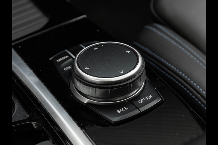 BMW X3 xDrive20i M-Sport - Pano - Trekhaak - Hifi - Adaptief LED BMW X3 xDrive20i M-Sport - Pano - Trekhaak - Hifi - Adaptief LED