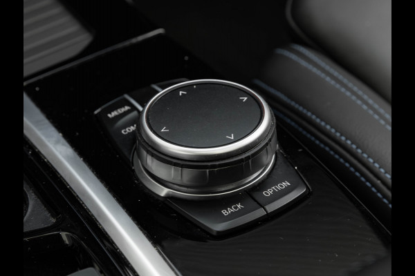 BMW X3 xDrive20i M-Sport - Pano - Trekhaak - Hifi - Adaptief LED BMW X3 xDrive20i M-Sport - Pano - Trekhaak - Hifi - Adaptief LED