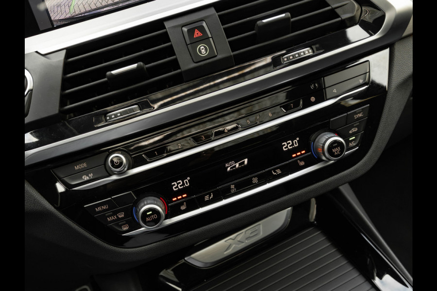 BMW X3 xDrive20i M-Sport - Pano - Trekhaak - Hifi - Adaptief LED BMW X3 xDrive20i M-Sport - Pano - Trekhaak - Hifi - Adaptief LED