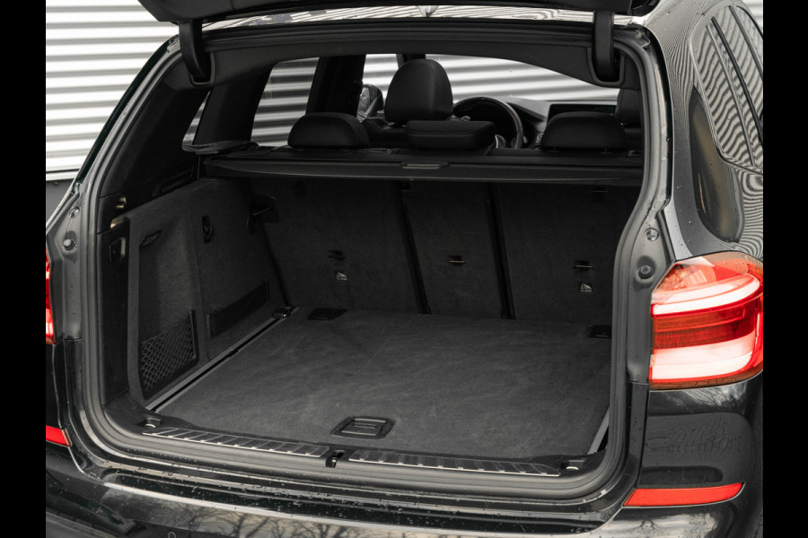 BMW X3 xDrive20i M-Sport - Pano - Trekhaak - Hifi - Adaptief LED BMW X3 xDrive20i M-Sport - Pano - Trekhaak - Hifi - Adaptief LED