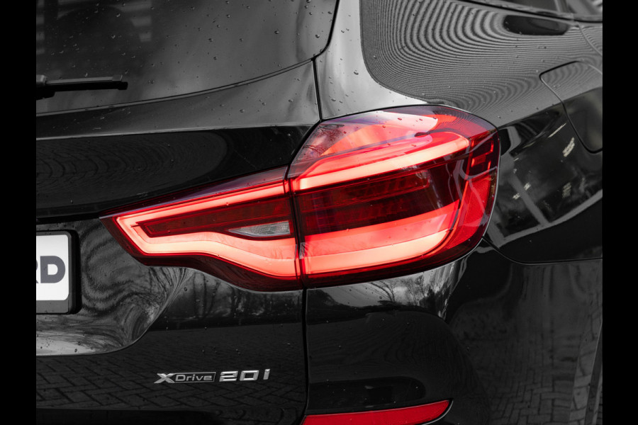 BMW X3 xDrive20i M-Sport - Pano - Trekhaak - Hifi - Adaptief LED BMW X3 xDrive20i M-Sport - Pano - Trekhaak - Hifi - Adaptief LED