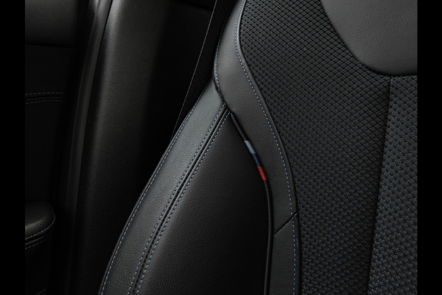 BMW X3 xDrive20i M-Sport - Pano - Trekhaak - Hifi - Adaptief LED BMW X3 xDrive20i M-Sport - Pano - Trekhaak - Hifi - Adaptief LED