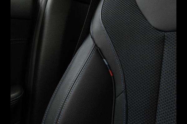 BMW X3 xDrive20i M-Sport - Pano - Trekhaak - Hifi - Adaptief LED BMW X3 xDrive20i M-Sport - Pano - Trekhaak - Hifi - Adaptief LED