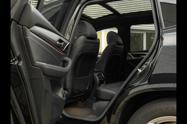 BMW X3 xDrive20i M-Sport - Pano - Trekhaak - Hifi - Adaptief LED BMW X3 xDrive20i M-Sport - Pano - Trekhaak - Hifi - Adaptief LED