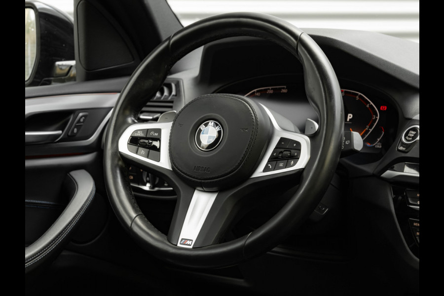 BMW X3 xDrive20i M-Sport - Pano - Trekhaak - Hifi - Adaptief LED BMW X3 xDrive20i M-Sport - Pano - Trekhaak - Hifi - Adaptief LED