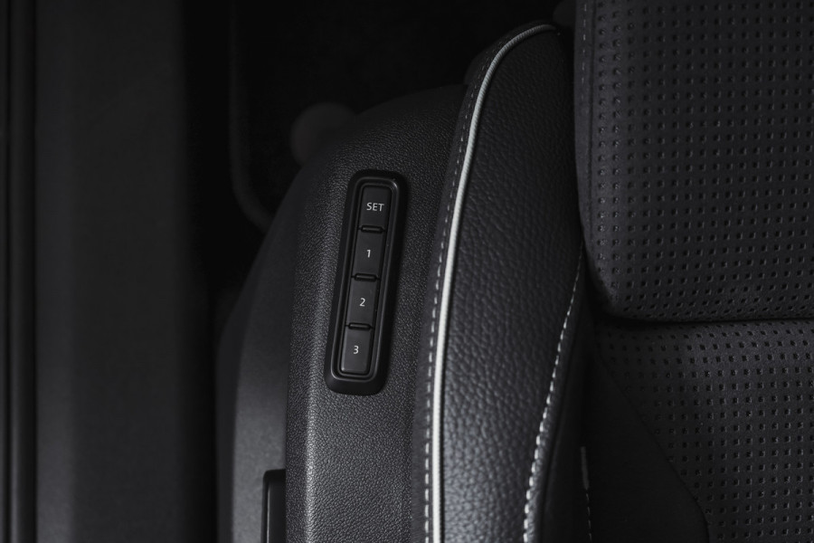 Škoda Kodiaq 1.5 TSI 204 PK PHEV Sportline Business | DCC+ | Elek. Trekhaak | Dig. Cockpit | Adapt Cruise | Memory | Winterpakket | Camera | NAV + App. Connect | ECC | DAB | Elek. Klep | LM 20" | 2947