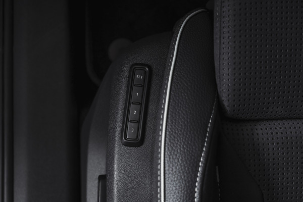 Škoda Kodiaq 1.5 TSI 204 PK PHEV Sportline Business | DCC+ | Elek. Trekhaak | Dig. Cockpit | Adapt Cruise | Memory | Winterpakket | Camera | NAV + App. Connect | ECC | DAB | Elek. Klep | LM 20" | 2947