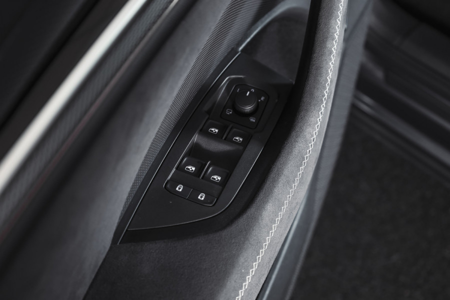 Škoda Kodiaq 1.5 TSI 204 PK PHEV Sportline Business | DCC+ | Elek. Trekhaak | Dig. Cockpit | Adapt Cruise | Memory | Winterpakket | Camera | NAV + App. Connect | ECC | DAB | Elek. Klep | LM 20" | 2947