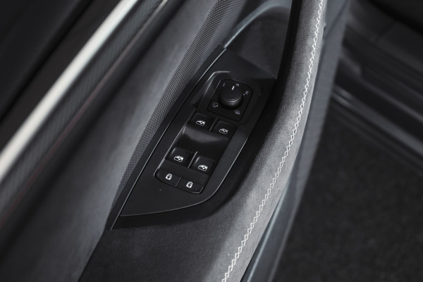 Škoda Kodiaq 1.5 TSI 204 PK PHEV Sportline Business | DCC+ | Elek. Trekhaak | Dig. Cockpit | Adapt Cruise | Memory | Winterpakket | Camera | NAV + App. Connect | ECC | DAB | Elek. Klep | LM 20" | 2947