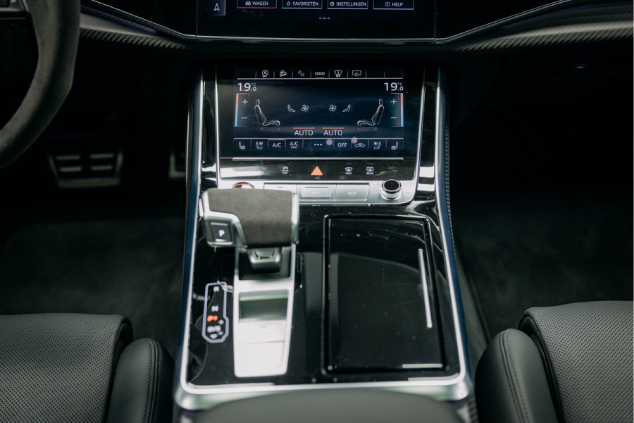 Audi RSQ8 4.0 TFSI RS Q8 quattro RSQ8 Urban!! Vossen HF5 24 inch, Akra, Full PPF Audi exclusief kleur Audi RSQ8 4.0 TFSI RS Q8 quattro RSQ8 Urban!! Vossen HF5 24 inch, Akra, Full PPF Audi exclusief kleur