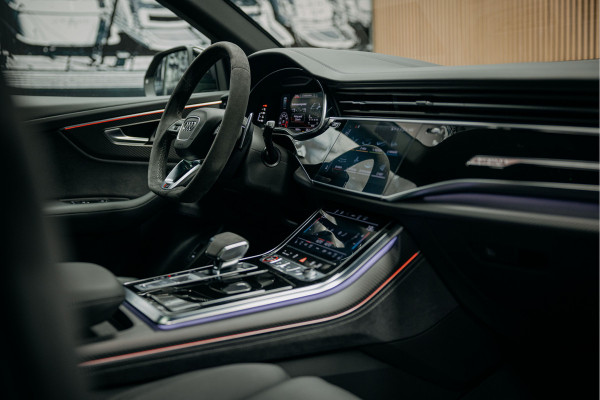 Audi RSQ8 4.0 TFSI RS Q8 quattro RSQ8 Urban!! Vossen HF5 24 inch, Akra, Full PPF Audi exclusief kleur Audi RSQ8 4.0 TFSI RS Q8 quattro RSQ8 Urban!! Vossen HF5 24 inch, Akra, Full PPF Audi exclusief kleur