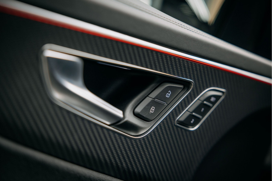 Audi RSQ8 4.0 TFSI RS Q8 quattro RSQ8 Urban!! Vossen HF5 24 inch, Akra, Full PPF Audi exclusief kleur Audi RSQ8 4.0 TFSI RS Q8 quattro RSQ8 Urban!! Vossen HF5 24 inch, Akra, Full PPF Audi exclusief kleur