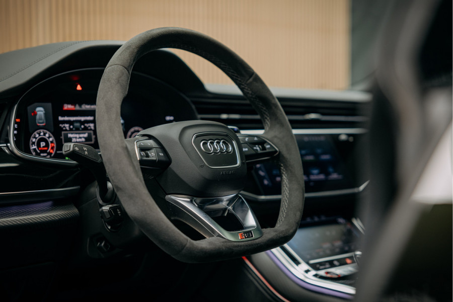 Audi RSQ8 4.0 TFSI RS Q8 quattro RSQ8 Urban!! Vossen HF5 24 inch, Akra, Full PPF Audi exclusief kleur Audi RSQ8 4.0 TFSI RS Q8 quattro RSQ8 Urban!! Vossen HF5 24 inch, Akra, Full PPF Audi exclusief kleur