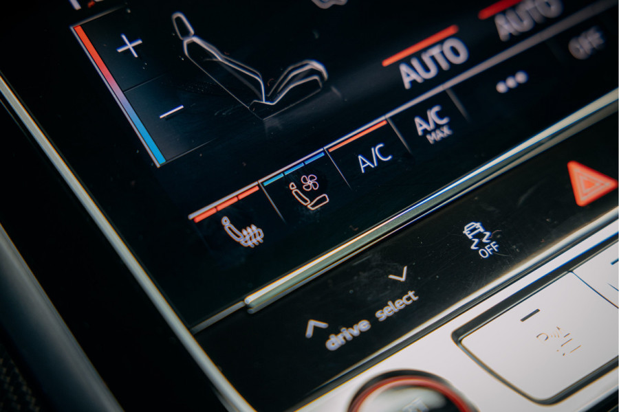 Audi RSQ8 4.0 TFSI RS Q8 quattro RSQ8 Urban!! Vossen HF5 24 inch, Akra, Full PPF Audi exclusief kleur Audi RSQ8 4.0 TFSI RS Q8 quattro RSQ8 Urban!! Vossen HF5 24 inch, Akra, Full PPF Audi exclusief kleur