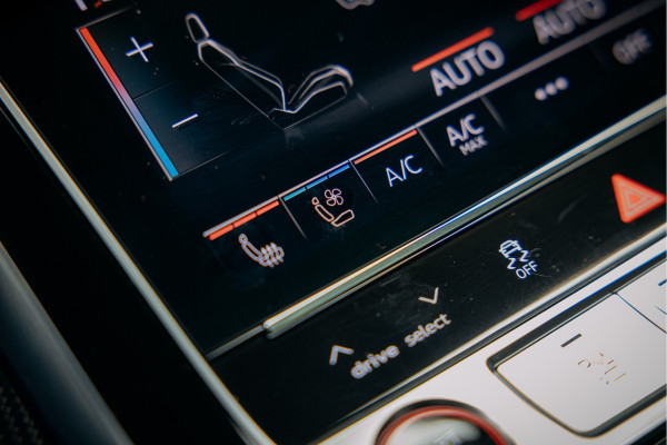 Audi RSQ8 4.0 TFSI RS Q8 quattro RSQ8 Urban!! Vossen HF5 24 inch, Akra, Full PPF Audi exclusief kleur Audi RSQ8 4.0 TFSI RS Q8 quattro RSQ8 Urban!! Vossen HF5 24 inch, Akra, Full PPF Audi exclusief kleur