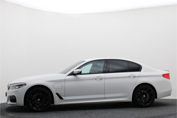 BMW 5 Serie 530e iPerformance High Executive M Sport Softclose, Camera, H&K, Head-Up, Apple Carplay, Trekhaak, Keyless