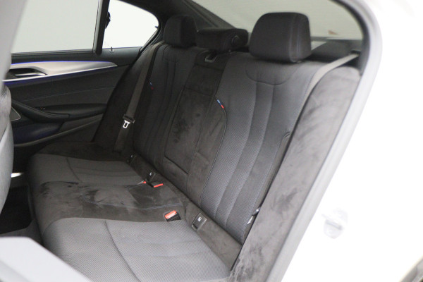 BMW 5 Serie 530e iPerformance High Executive M Sport Softclose, Camera, H&K, Head-Up, Apple Carplay, Trekhaak, Keyless