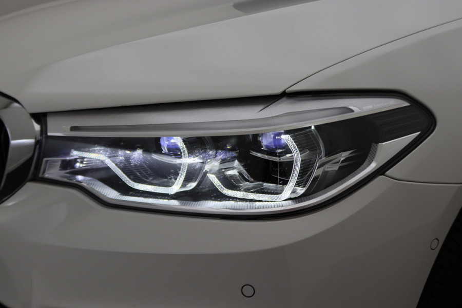 BMW 5 Serie 530e iPerformance High Executive M Sport Softclose, Camera, H&K, Head-Up, Apple Carplay, Trekhaak, Keyless