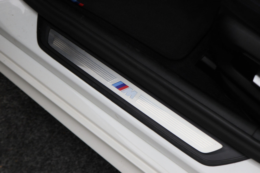 BMW 5 Serie 530e iPerformance High Executive M Sport Softclose, Camera, H&K, Head-Up, Apple Carplay, Trekhaak, Keyless