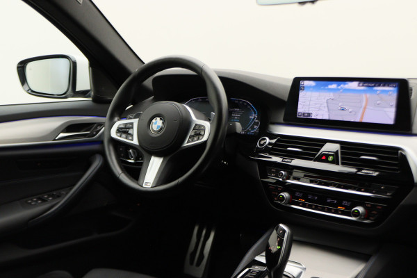 BMW 5 Serie 530e iPerformance High Executive M Sport Softclose, Camera, H&K, Head-Up, Apple Carplay, Trekhaak, Keyless