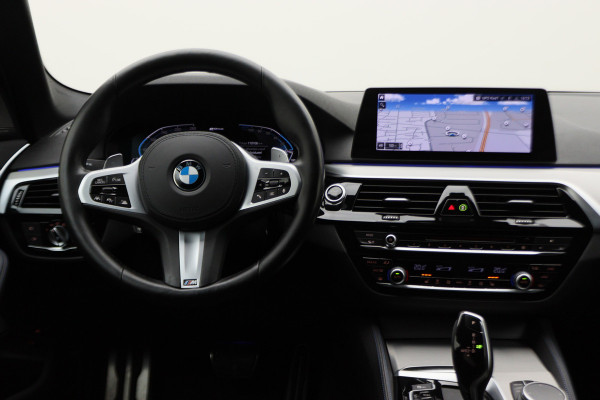 BMW 5 Serie 530e iPerformance High Executive M Sport Softclose, Camera, H&K, Head-Up, Apple Carplay, Trekhaak, Keyless