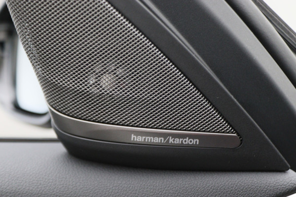 BMW 5 Serie 530e iPerformance High Executive M Sport Softclose, Camera, H&K, Head-Up, Apple Carplay, Trekhaak, Keyless