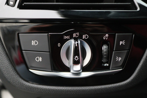 BMW 5 Serie 530e iPerformance High Executive M Sport Softclose, Camera, H&K, Head-Up, Apple Carplay, Trekhaak, Keyless