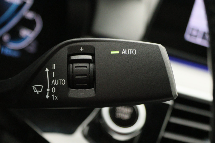 BMW 5 Serie 530e iPerformance High Executive M Sport Softclose, Camera, H&K, Head-Up, Apple Carplay, Trekhaak, Keyless