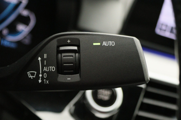 BMW 5 Serie 530e iPerformance High Executive M Sport Softclose, Camera, H&K, Head-Up, Apple Carplay, Trekhaak, Keyless