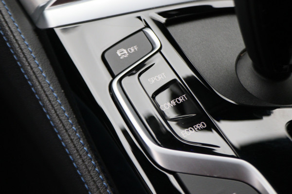 BMW 5 Serie 530e iPerformance High Executive M Sport Softclose, Camera, H&K, Head-Up, Apple Carplay, Trekhaak, Keyless