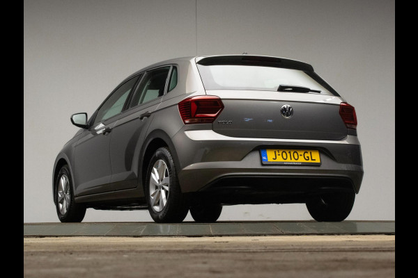 Volkswagen Polo 1.0 TSI Comfortline Sport (APPLE CARPLAY,NAVI,LED,CRUISE,CLIMATE,DAB,SPOILER,SPORTSTOELEN,LM VELGEN,NETTE STAAT)