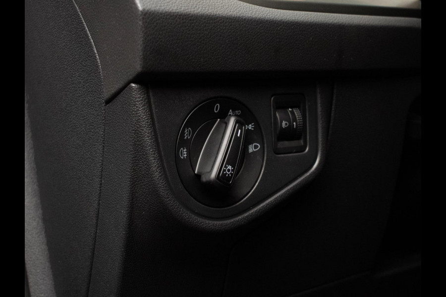 Volkswagen Polo 1.0 TSI Comfortline Sport (APPLE CARPLAY,NAVI,LED,CRUISE,CLIMATE,DAB,SPOILER,SPORTSTOELEN,LM VELGEN,NETTE STAAT)