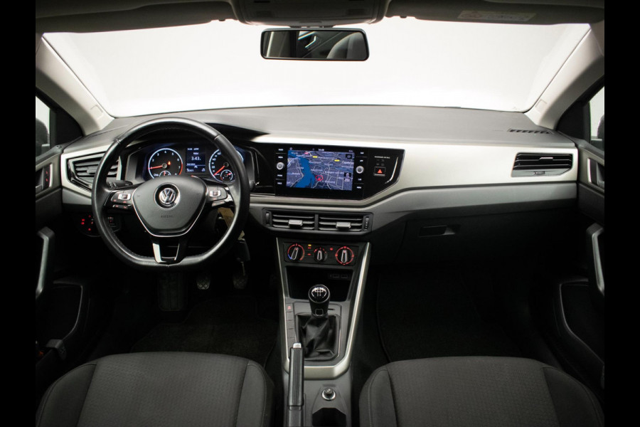 Volkswagen Polo 1.0 TSI Comfortline Sport (APPLE CARPLAY,NAVI,LED,CRUISE,CLIMATE,DAB,SPOILER,SPORTSTOELEN,LM VELGEN,NETTE STAAT)