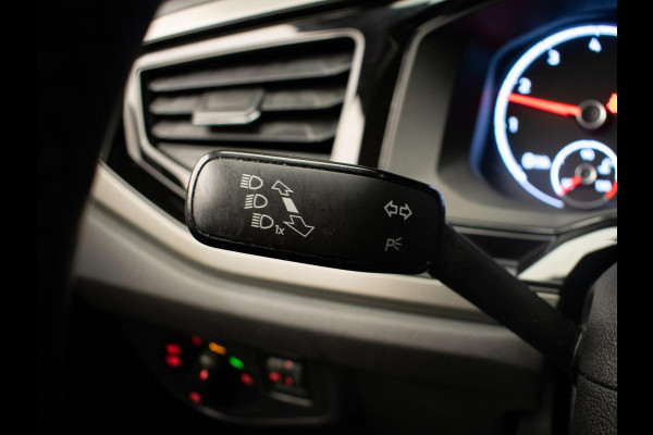 Volkswagen Polo 1.0 TSI Comfortline Sport (APPLE CARPLAY,NAVI,LED,CRUISE,CLIMATE,DAB,SPOILER,SPORTSTOELEN,LM VELGEN,NETTE STAAT)