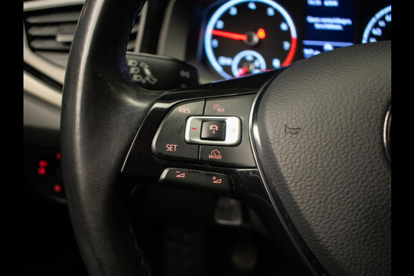 Volkswagen Polo 1.0 TSI Comfortline Sport (APPLE CARPLAY,NAVI,LED,CRUISE,CLIMATE,DAB,SPOILER,SPORTSTOELEN,LM VELGEN,NETTE STAAT)